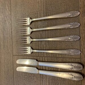 Elegant Silver Cutlery Set